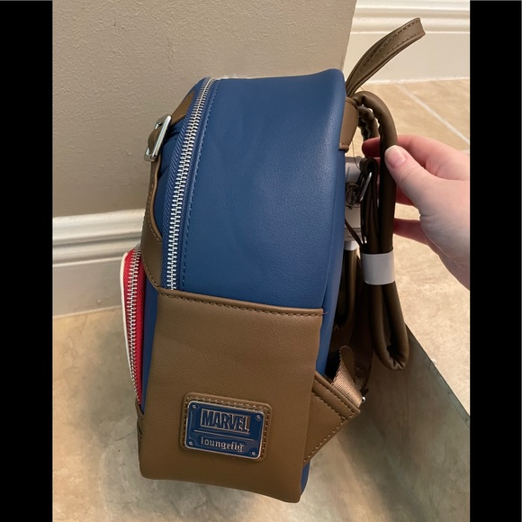 Disney Parks Excl. Marvel Captain America Living Legend Loungefly Backpack NEW - Picture 2 of 4